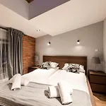 Lubomirskiego 23 - Great Location, 10 Min To Main Square By Foot, Right Next To Main Rail And Bus Station 3*