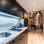 Appart hôtel Lubomirskiego 23 - Great Location, 10 Min To Main Square By Foot, Right Next To Main Rail And Bus Station Cracovie