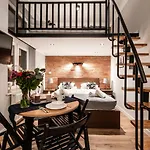 Lubomirskiego 23 - Great Location, 10 Min To Main Square By Foot, Right Next To Main Rail And Bus Station 3* Cracovie