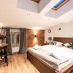 Appart hôtel Lubomirskiego 23 - Great Location, 10 Min To Main Square By Foot, Right Next To Main Rail And Bus Station 3*