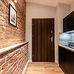 Appart hôtel Lubomirskiego 23 - Great Location, 10 Min To Main Square By Foot, Right Next To Main Rail And Bus Station