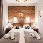 Lubomirskiego 23 - Great Location, 10 Min To Main Square By Foot, Right Next To Main Rail And Bus Station Appart hôtel 3*