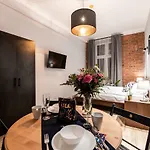 Lubomirskiego 23 - Great Location, 10 Min To Main Square By Foot, Right Next To Main Rail And Bus Station Appart hôtel