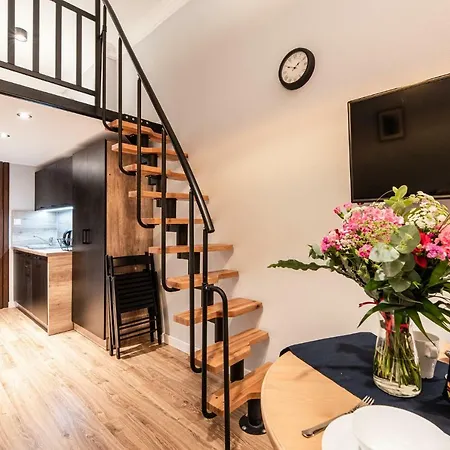 Lubomirskiego 23 - Great Location, 10 Min To Main Square By Foot, Right Next To Main Rail And Bus Station 3* Cracovie