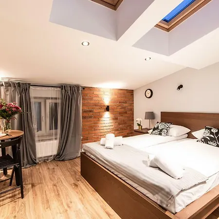 Lejlighedshotel Lubomirskiego 23 - Great Location, 10 Min To Main Square By Foot, Right Next To Main Rail And Bus Station *