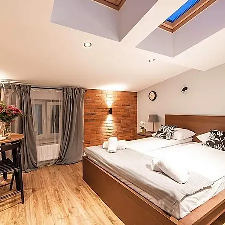 Lubomirskiego 23 - Great Location, 10 Min To Main Square By Foot, Right Next To Main Rail And Bus Station Kraków