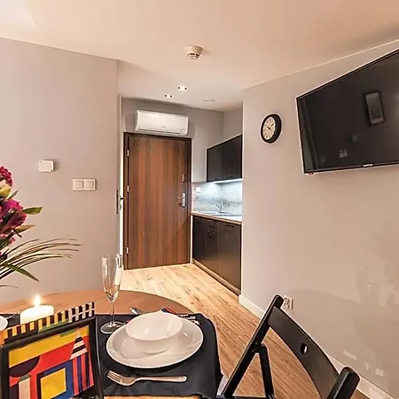 Lubomirskiego 23 - Great Location, 10 Min To Main Square By Foot, Right Next To Main Rail And Bus Station Apartahotel