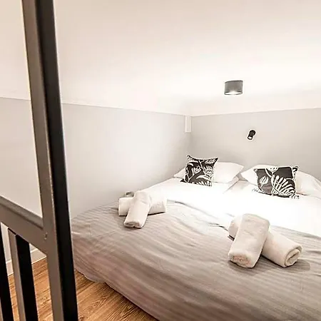 Lubomirskiego 23 - Great Location, 10 Min To Main Square By Foot, Right Next To Main Rail And Bus Station Cracovia