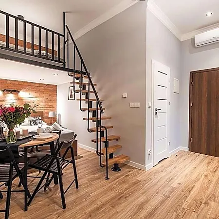 Lubomirskiego 23 - Great Location, 10 Min To Main Square By Foot, Right Next To Main Rail And Bus Station Cracovia