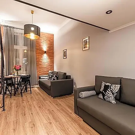 Lubomirskiego 23 - Great Location, 10 Min To Main Square By Foot, Right Next To Main Rail And Bus Station 3* Cracovia