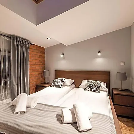 Lubomirskiego 23 - Great Location, 10 Min To Main Square By Foot, Right Next To Main Rail And Bus Station