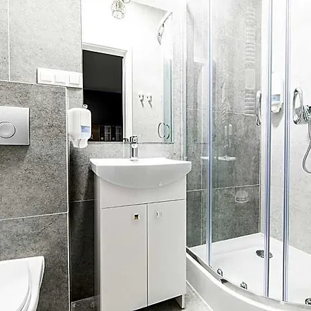 Apartahotel Lubomirskiego 23 - Great Location, 10 Min To Main Square By Foot, Right Next To Main Rail And Bus Station 3*