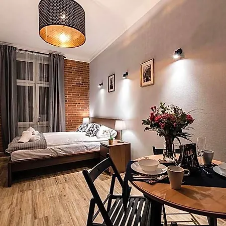 Lubomirskiego 23 - Great Location, 10 Min To Main Square By Foot, Right Next To Main Rail And Bus Station Cracovia