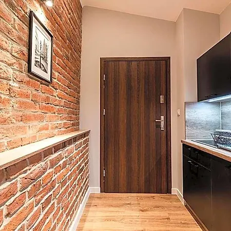 Lubomirskiego 23 - Great Location, 10 Min To Main Square By Foot, Right Next To Main Rail And Bus Station 3*
