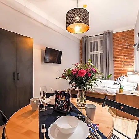 Lubomirskiego 23 - Great Location, 10 Min To Main Square By Foot, Right Next To Main Rail And Bus Station 3* Cracovia