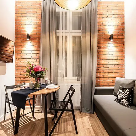 Aparthotel Lubomirskiego 23 Residence: Near Main Square & Station *