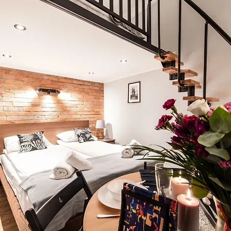 Aparthotel Lubomirskiego 23 Residence: Near Main Square & Station