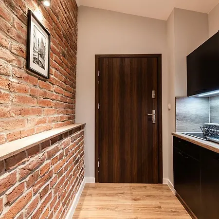Aparthotel Lubomirskiego 23 Residence: Near Main Square & Station