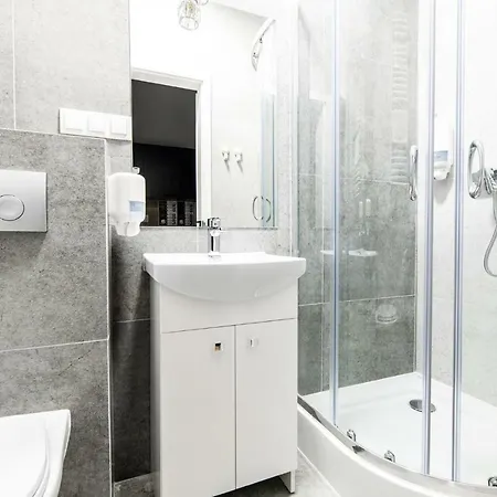 Aparthotel Lubomirskiego 23 Residence: Near Main Square & Station