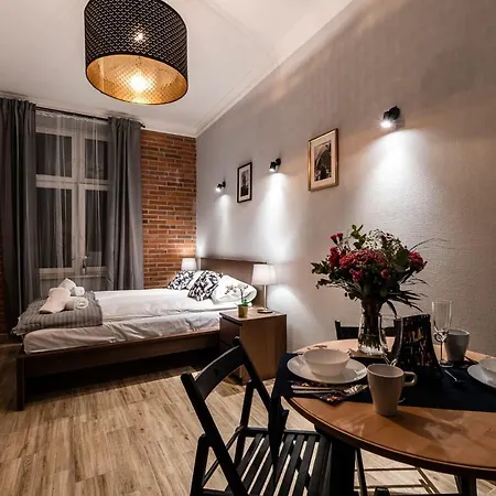 Aparthotel Lubomirskiego 23 Residence: Near Main Square & Station