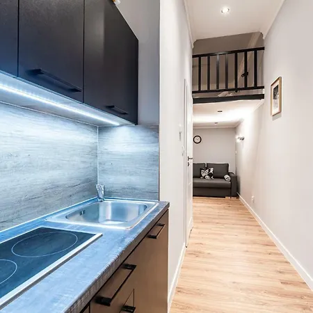 Lubomirskiego 23 - Great Location, 10 Min To Main Square By Foot, Right Next To Main Rail And Bus Station 3* Краков